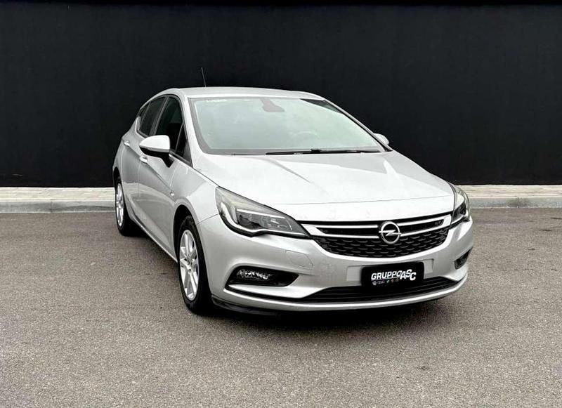 Usata Opel Astra Business 110 CV (80 kW) 2016 Argento Berlina