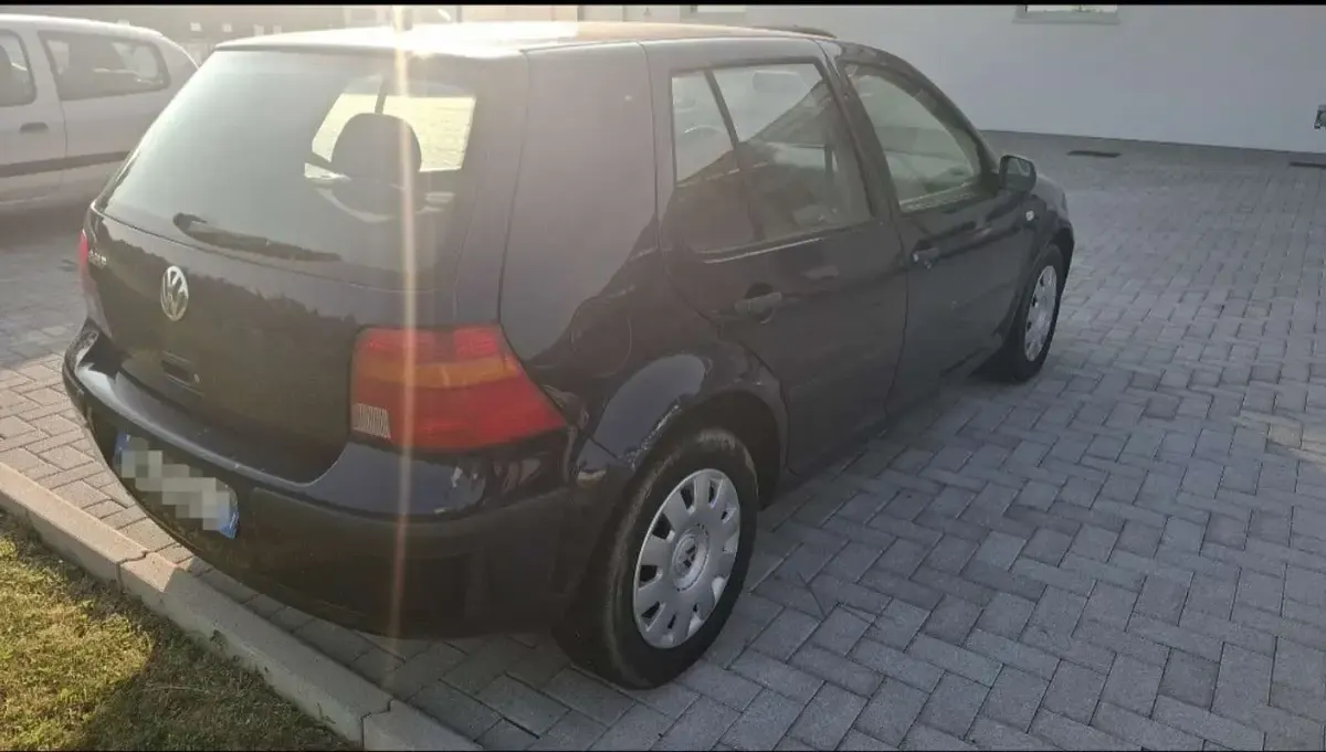 Usata VW Golf IV 75 CV (55 kW) 2002 Berlina
