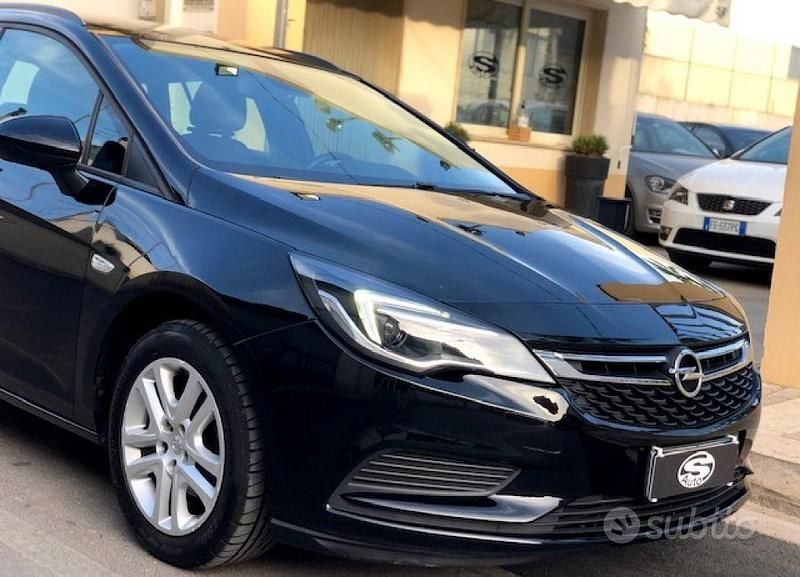 Usata Opel Astra Cosmo 110 CV (80 kW) 2016 Nero Station wagon