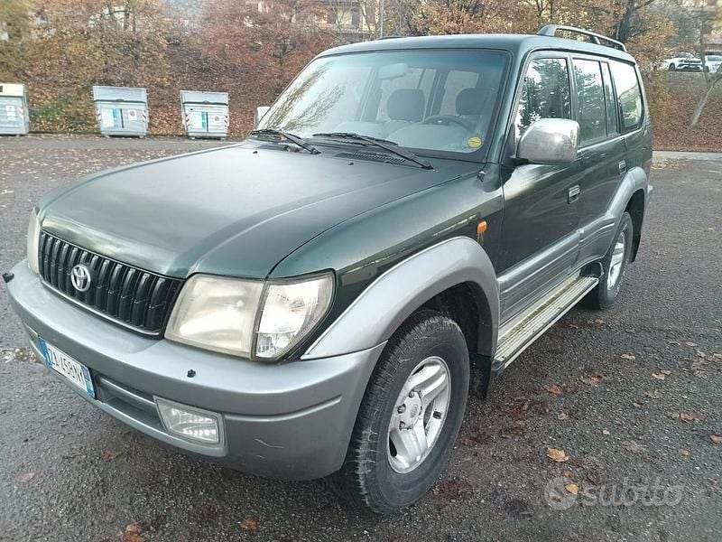 Usata Toyota Land Cruiser 163 CV (119 kW) 2001 Verde Berlina