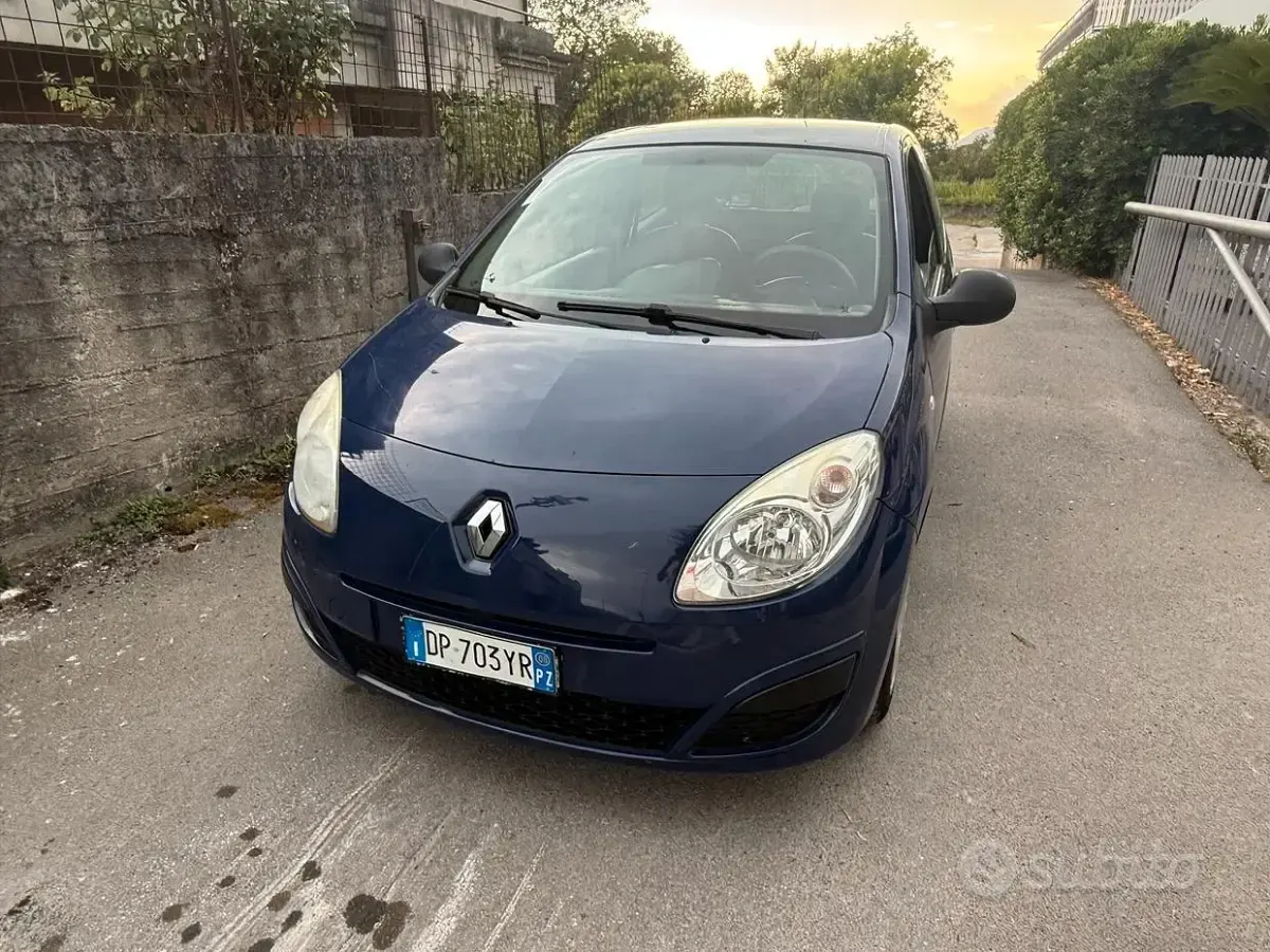 Usata Renault Twingo Dynamique 58 CV (42 kW) 2009 Bluazzurro Utilitaria