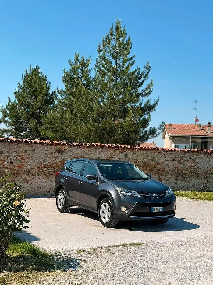 Usata Toyota RAV4 124 CV (91 kW) 2013 Grigio SUV