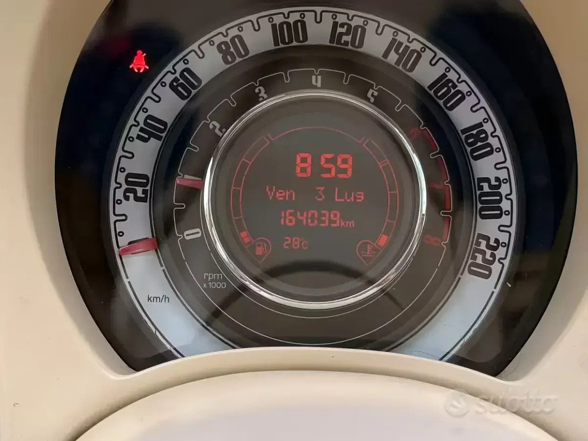 Usata Fiat 500 Lounge 69 CV (50 kW) 2008 Bianco Utilitaria