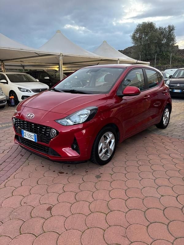 Usata Hyundai i10 Advanced 65 CV (47 kW) 2021 Rosso Utilitaria