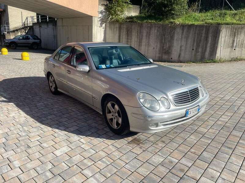 Usato 2004 Mercedes E270 2.7 Diesel 177 CV (3.000 €)