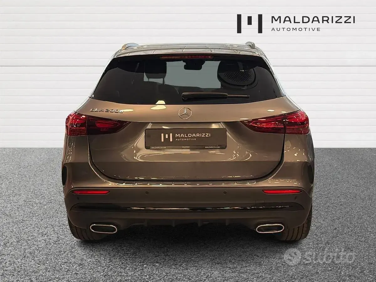 Usata Mercedes GLA200 AMG Line Premium 150 CV (110 kW) 2024 Grigio SUV