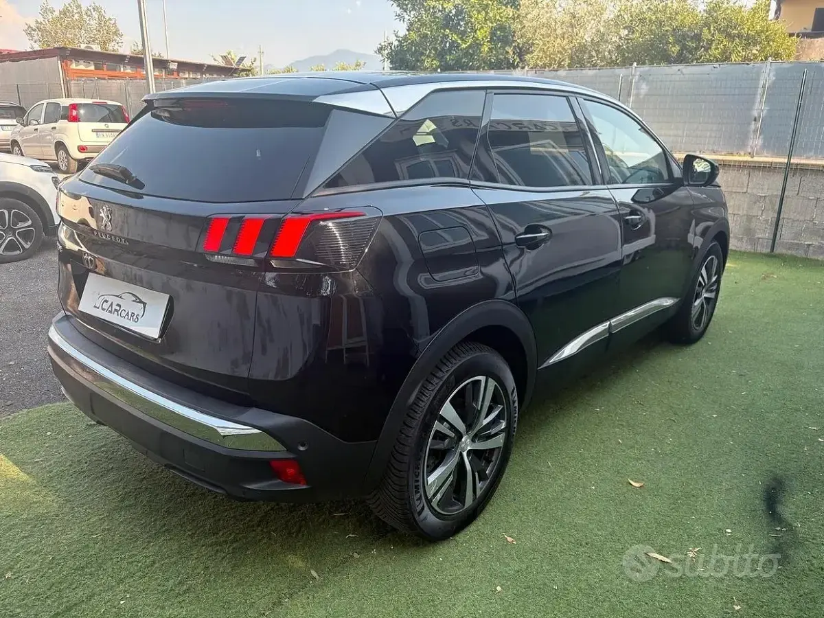 Usata Peugeot 3008 Allure 131 CV (96 kW) 2023 Nero SUV