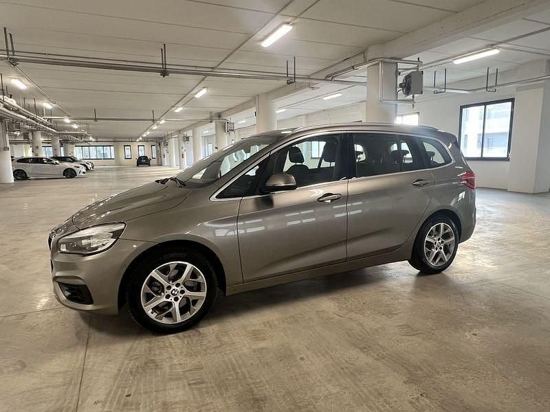 Grigio Usata 2018 BMW 218 Luxury Line Station wagon | 17.800 € (Cara) - Immagine 1/3