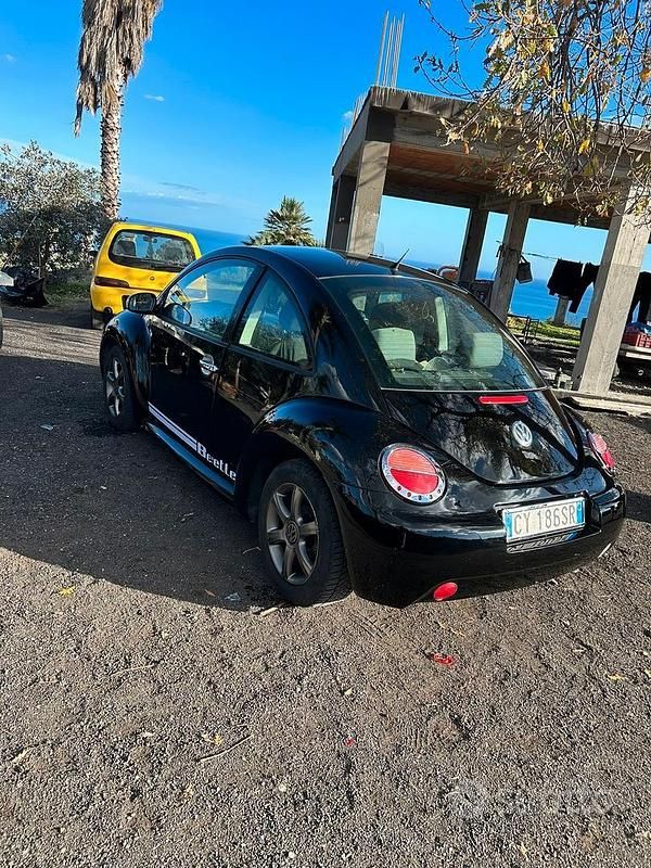 Usata VW New Beetle 2005 Nero Utilitaria