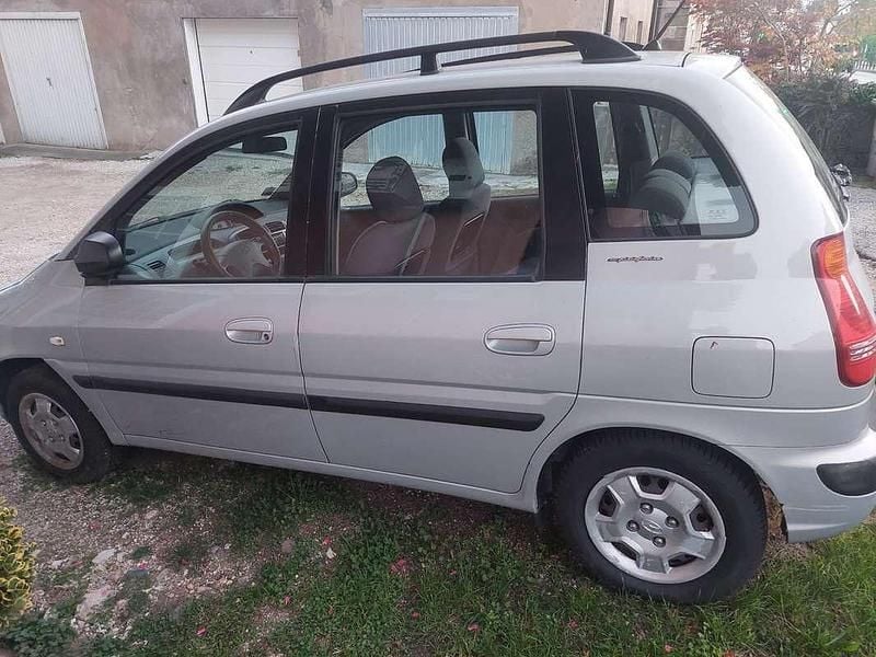 Usata Hyundai Matrix Active 103 CV (75 kW) 2004 Blu Monovolume