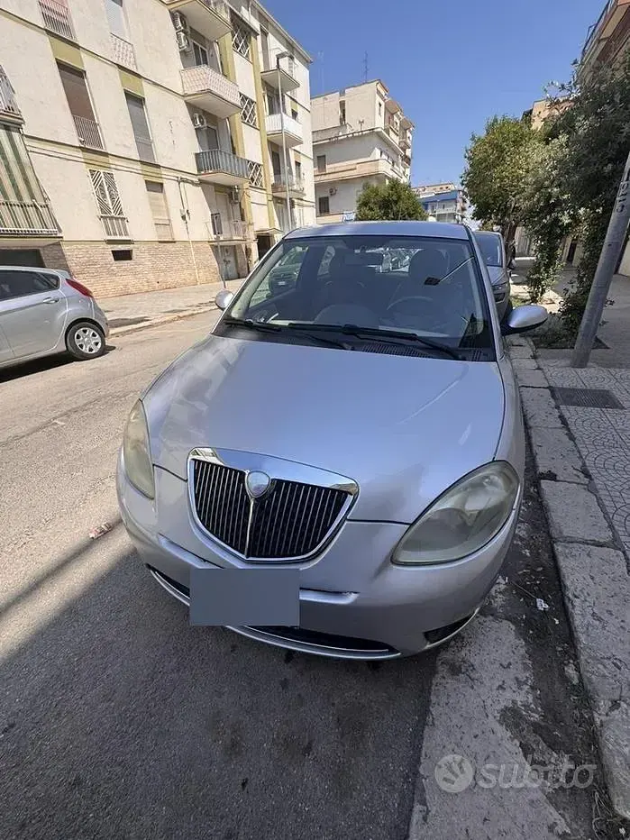 Usata Lancia Ypsilon 75 CV (55 kW) 2007 Grigio Utilitaria