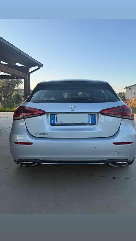 Usata Mercedes A250 Business 224 CV (164 kW) 2020 Argento Berlina