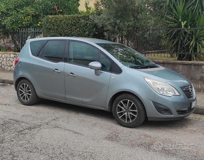 Usata Opel Meriva 75 CV (55 kW) 2011 Grigio Monovolume