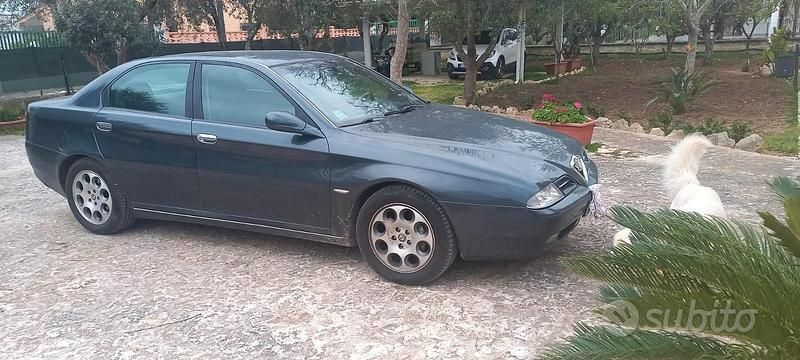 Usata Alfa Romeo 166 205 CV (150 kW) 2000 Blu Berlina