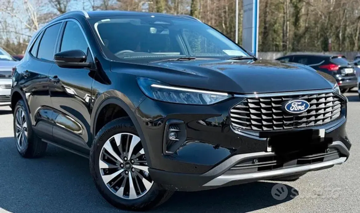 Usata Ford Kuga 151 CV (111 kW) 2024 Nero SUV