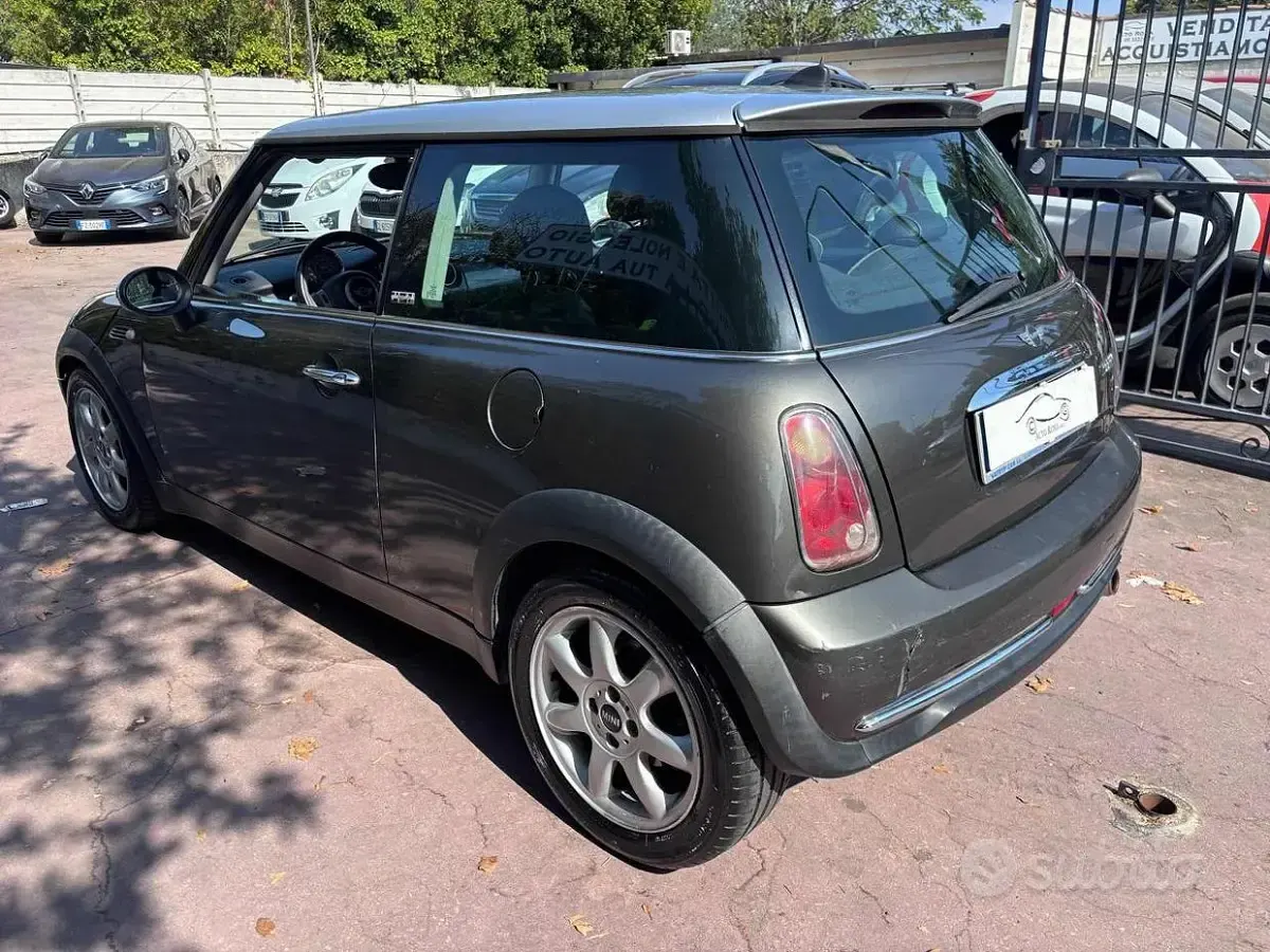 Usata Mini Cooper 116 CV (85 kW) 2006 Grigio Utilitaria