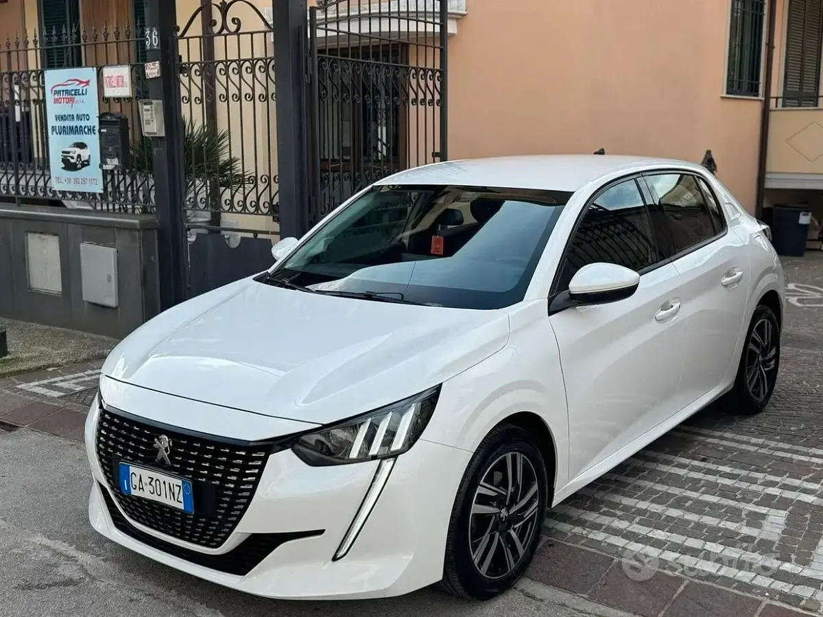 Usata Peugeot 208 Allure 102 CV (75 kW) 2020 Bianco Utilitaria