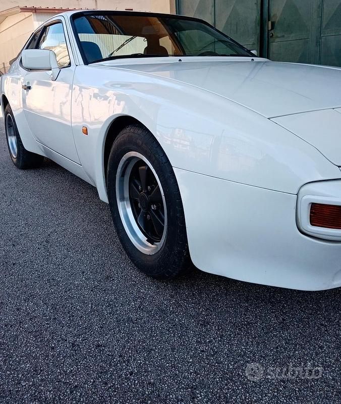 Usata Porsche 944 163 CV (119 kW) 1983 Bianco Coupé