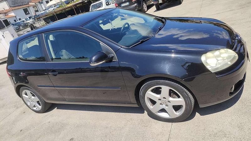 Usata 2006 VW Golf V Comfortline Tre volumi | 3500 € (Cara) - Immagine 1/4