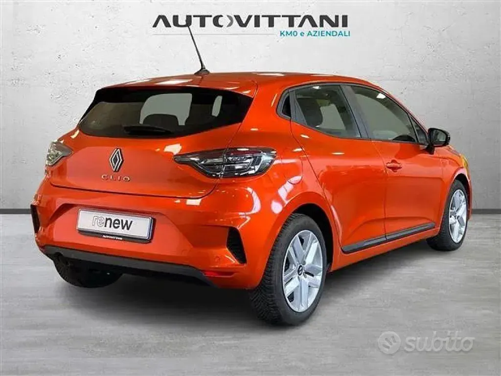 Usata Renault Clio Evolution 101 CV (74 kW) 2025 Grigio Utilitaria