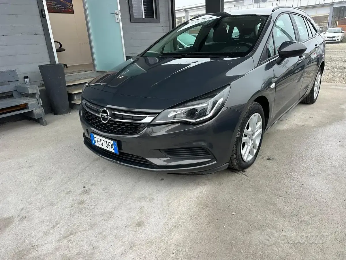 Usata Opel Astra 136 CV (100 kW) 2016 Grigio Station wagon