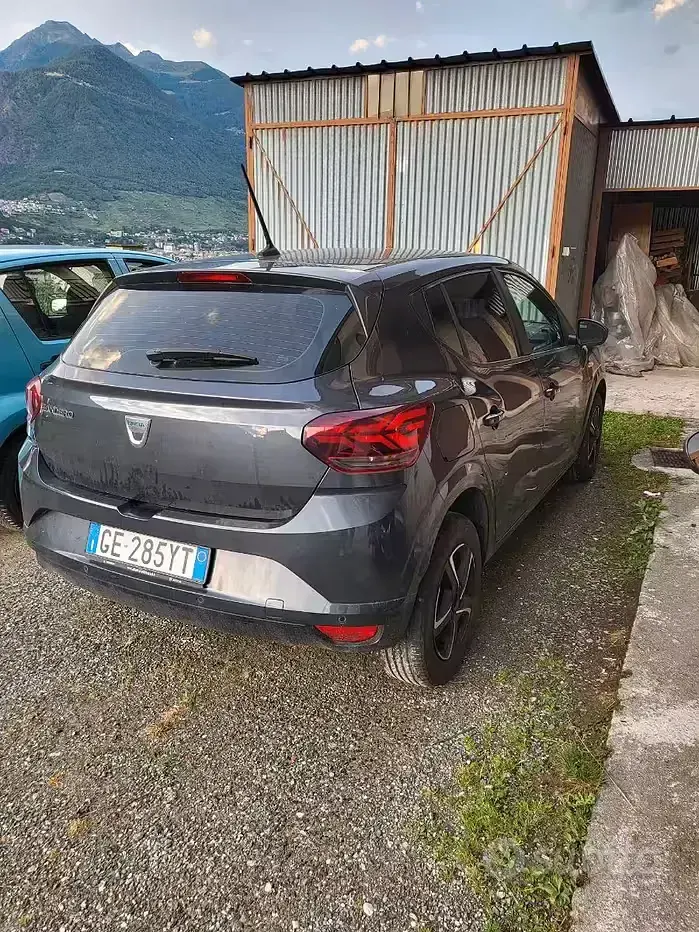 Usata Dacia Sandero 90 CV (66 kW) 2021 Grigio Berlina