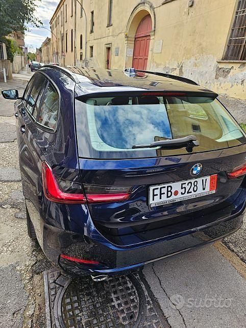 Usado BMW 318 156 CV (114 kW) 2024 Azul Familiar