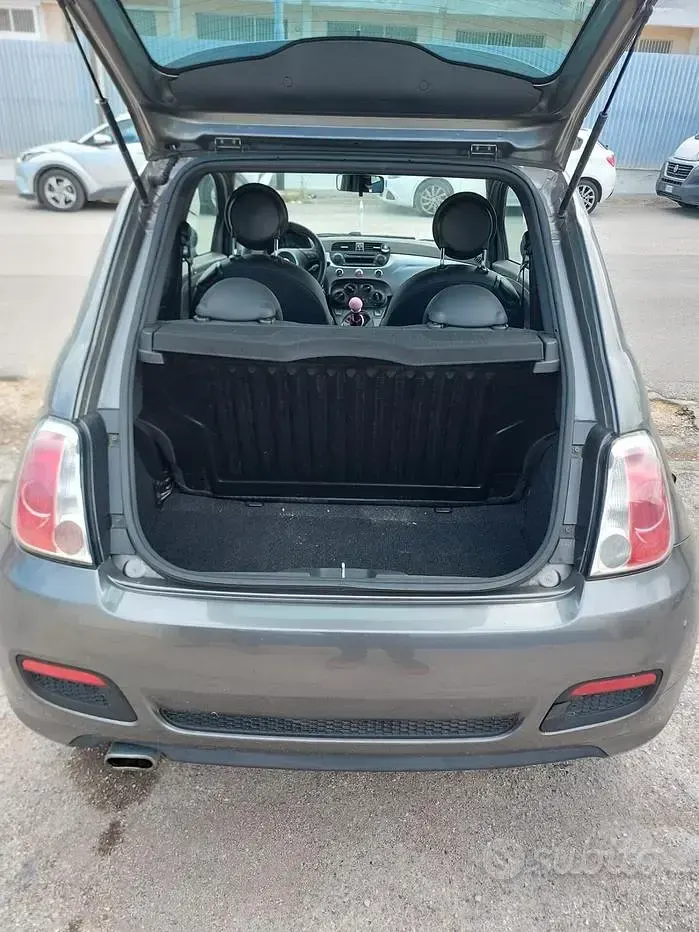 Begagnad Fiat 500 Pop 69 HK (50 kW) 2013 Grå Sedan