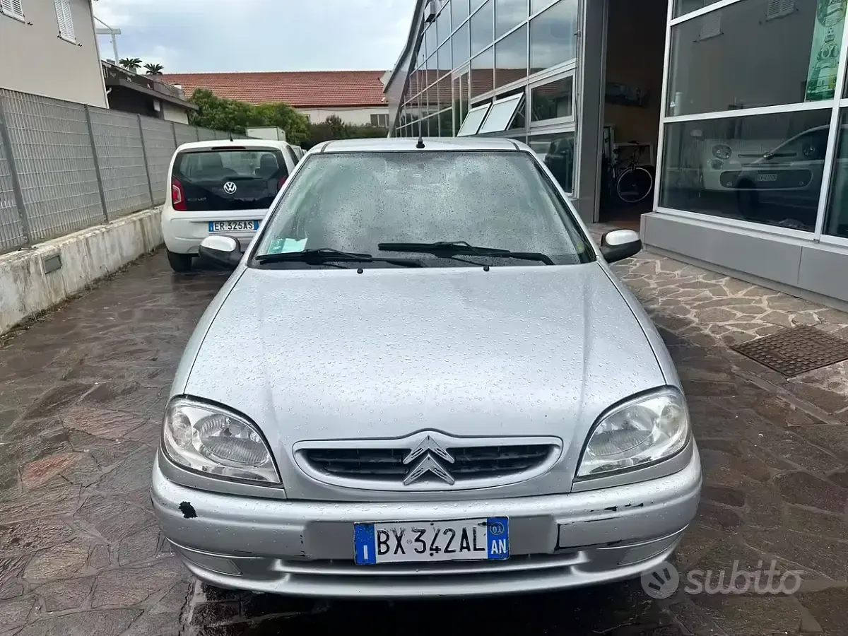 Usata Citroën Saxo 57 CV (41 kW) 2002 Grigio Utilitaria