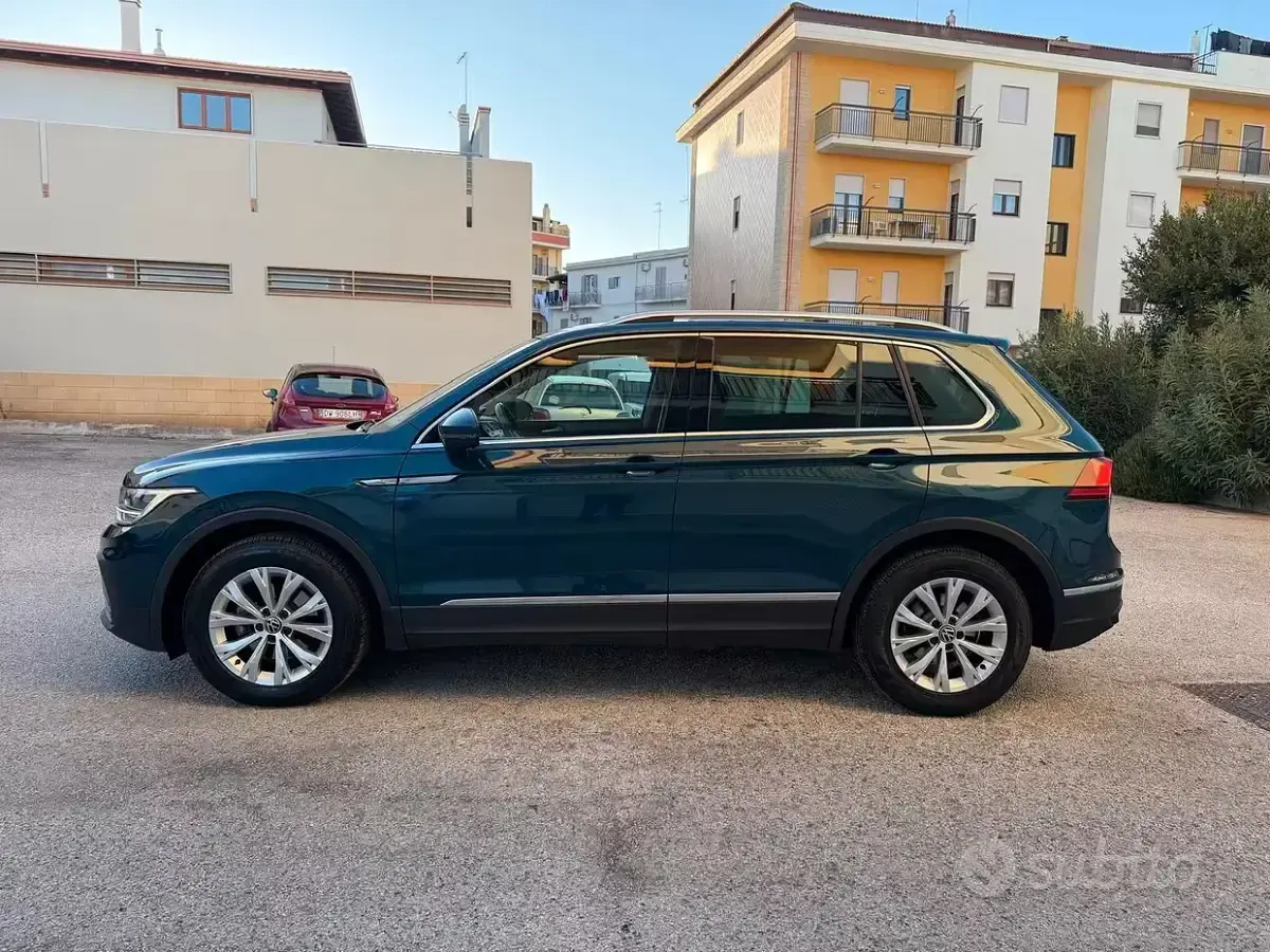 Usata VW Tiguan Life 150 CV (110 kW) 2021 Verde SUV