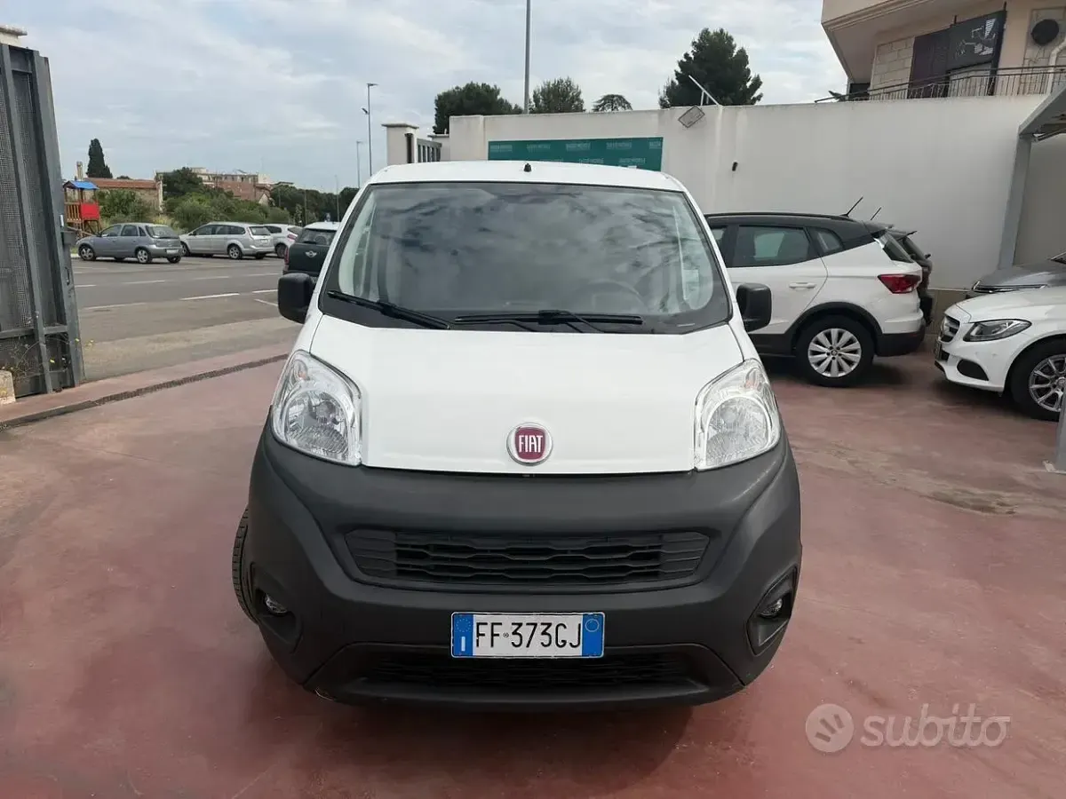 Usata Fiat Fiorino Basis 80 CV (58 kW) 2016 Bianco Monovolume