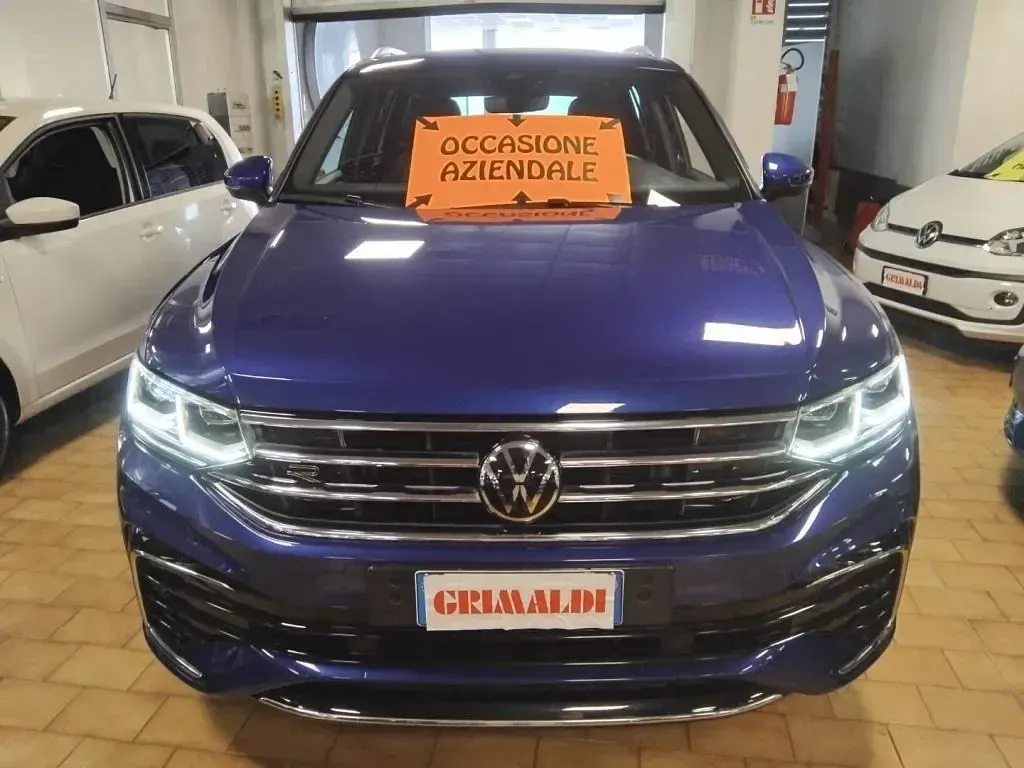 Usata VW Tiguan R-line 150 CV (110 kW) 2023 Lapiz blue met / metallizzato SUV