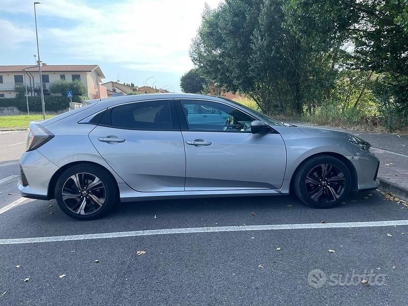Usata Honda Civic Executive 120 CV (88 kW) 2019 Grigio Berlina