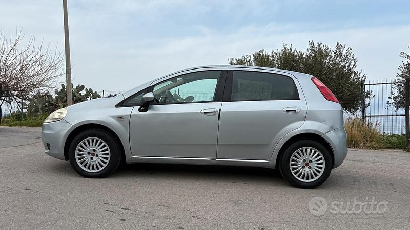 Usata Fiat Grande Punto 77 CV (56 kW) 2008 Grigio Utilitaria