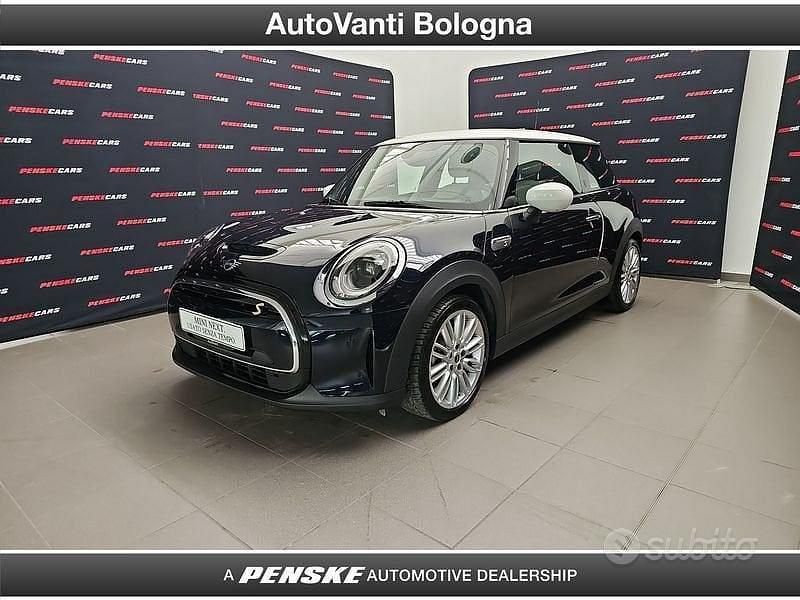 Usata Mini Cooper SE 75 kW (102 CV) 2022 Nero Utilitaria