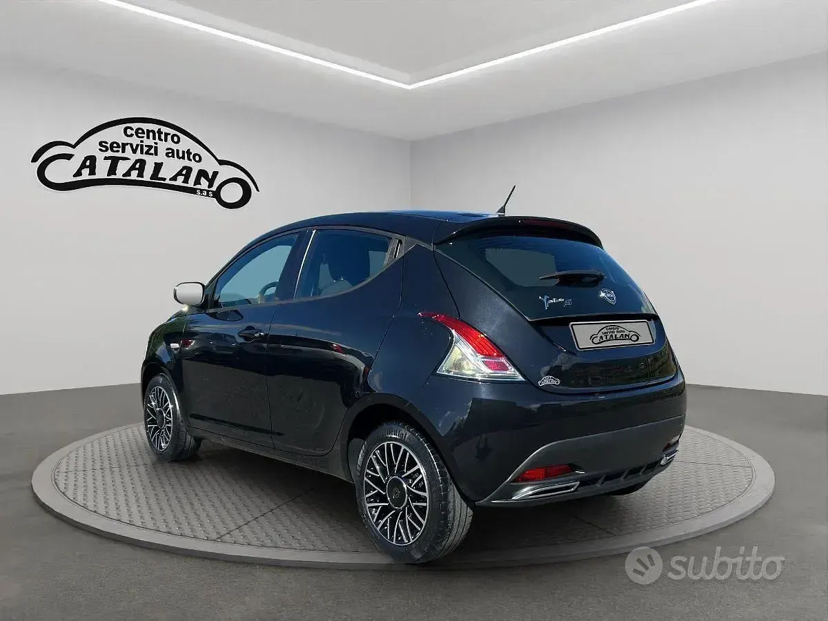 Usata Lancia Ypsilon S 95 CV (69 kW) 2015 Nero Utilitaria