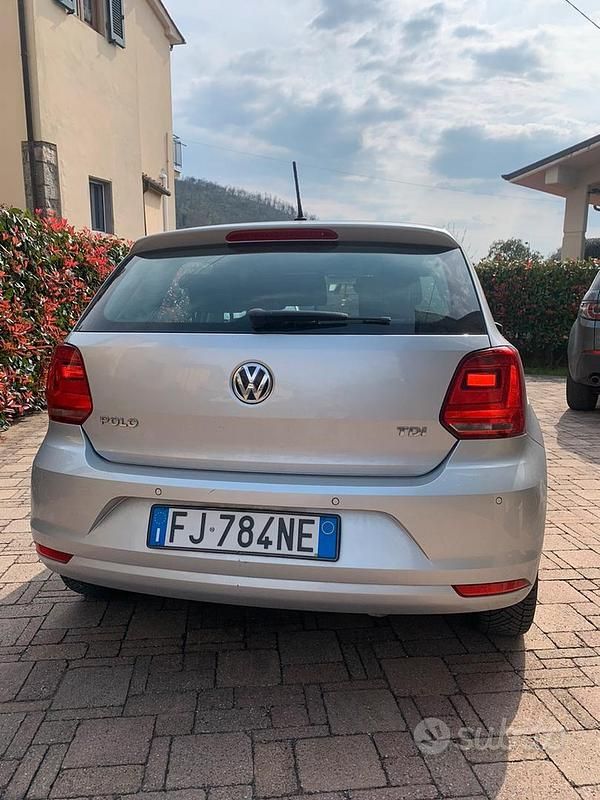 Usata VW Polo Comfortline 75 CV (55 kW) 2017 Grigio Berlina
