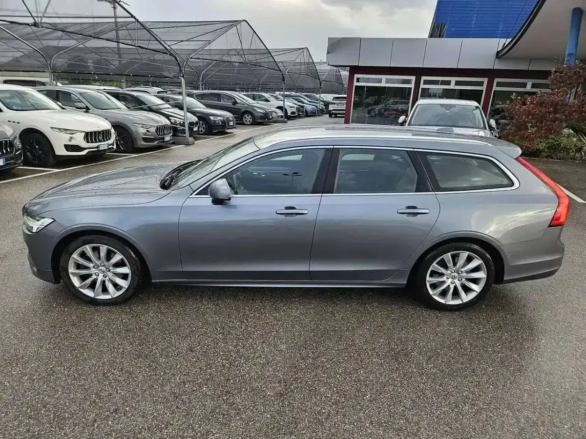 Usata Volvo V90 Business Edition 190 CV (139 kW) 2020 Argento Station wagon
