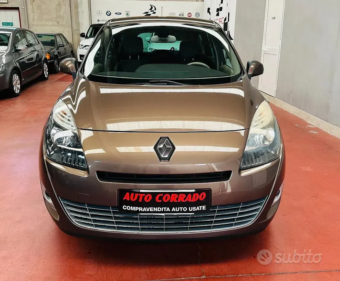 Usata Renault Grand Scénic II Luxe 130 CV (95 kW) 2009 Marrone Monovolume