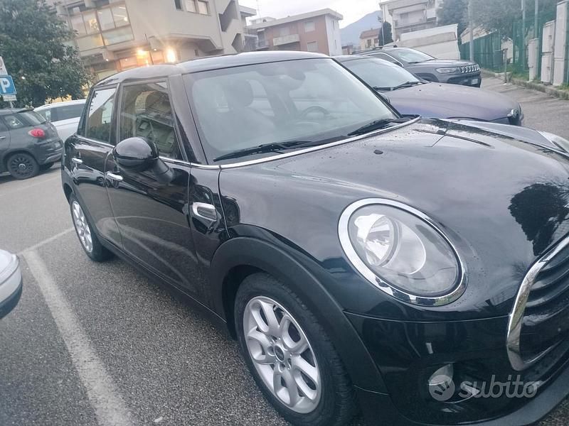 Usata Mini Cooper D Business 2015 Nero Utilitaria