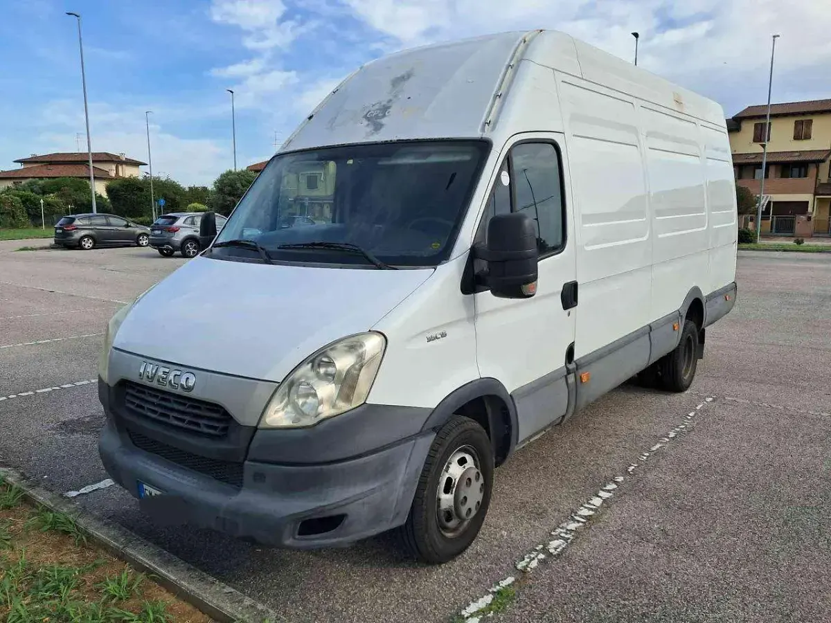 Usata Iveco Daily 145 CV (106 kW) 2012 Bianco Furgone
