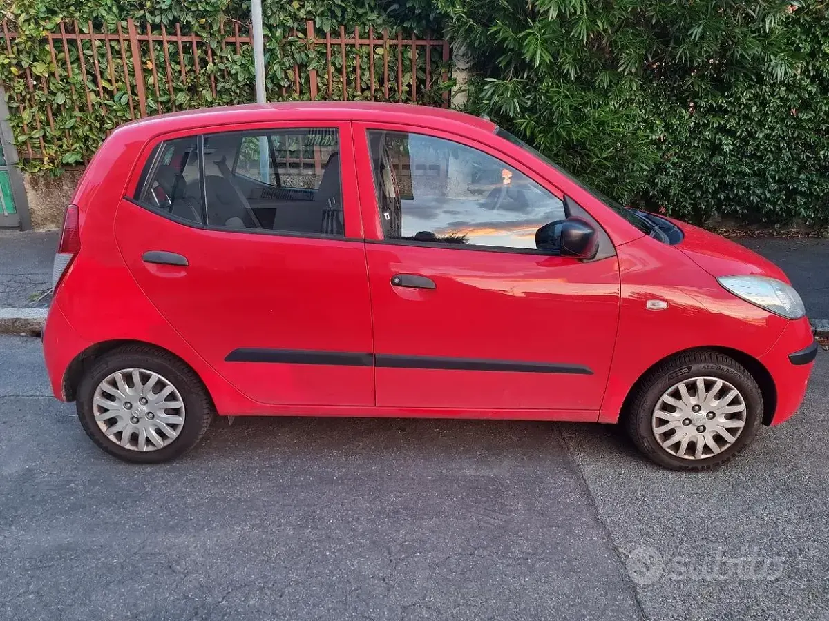 Usata Hyundai i10 66 CV (48 kW) 2009 Rosso Utilitaria
