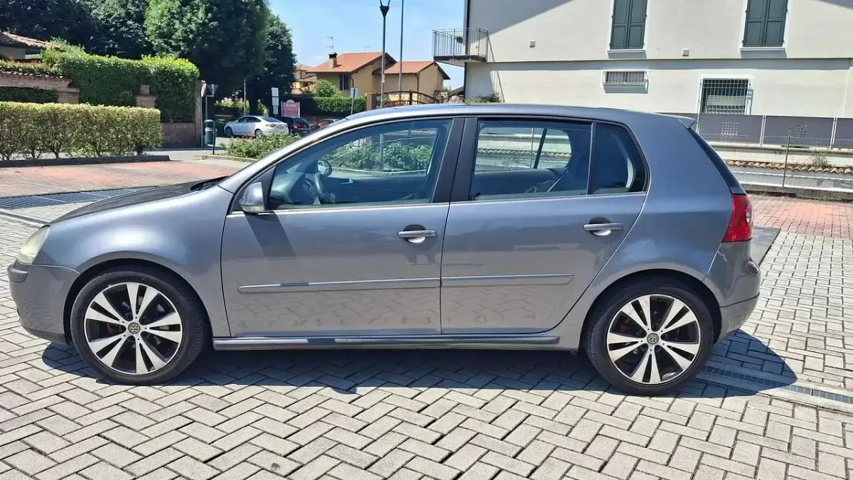 Usata VW Golf IV Comfortline 105 CV (77 kW) 2005 Grigio Berlina