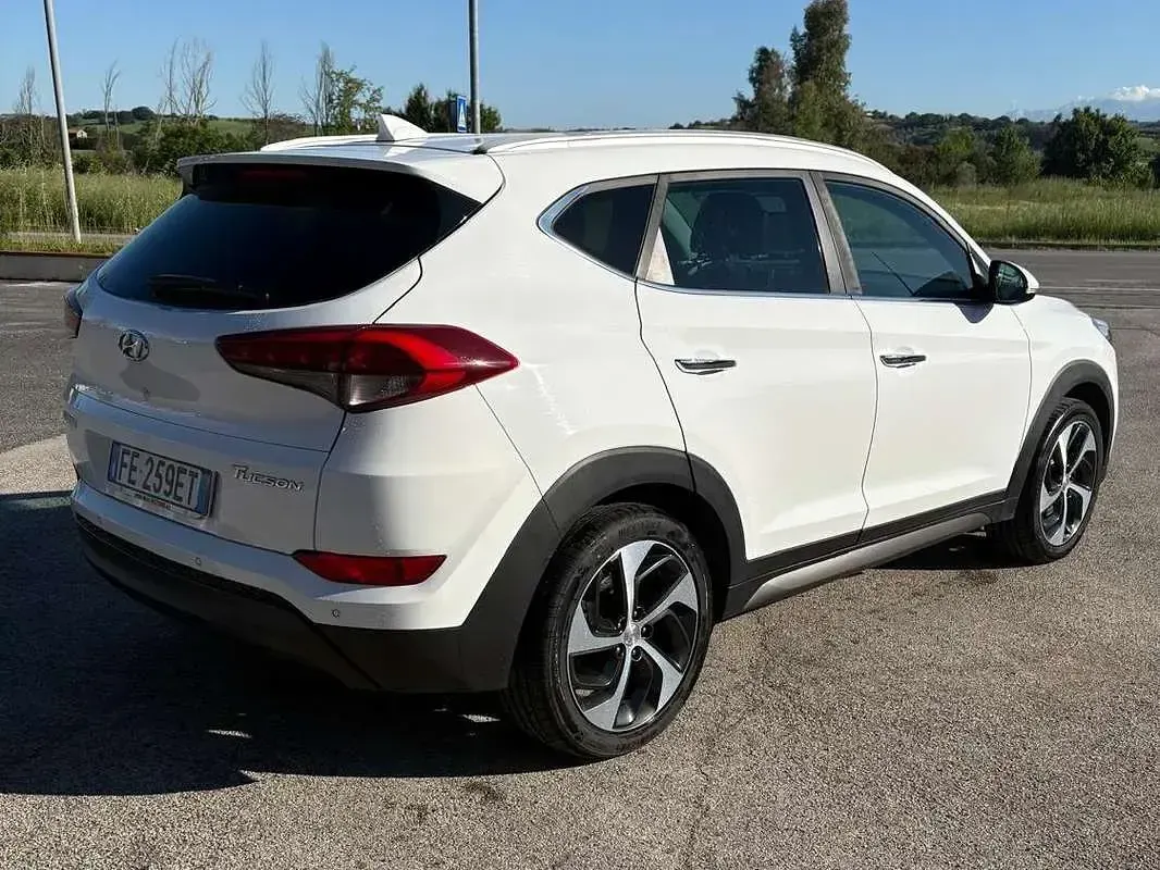 Usata Hyundai Tucson Xpossible 116 CV (85 kW) 2016 Bianco SUV