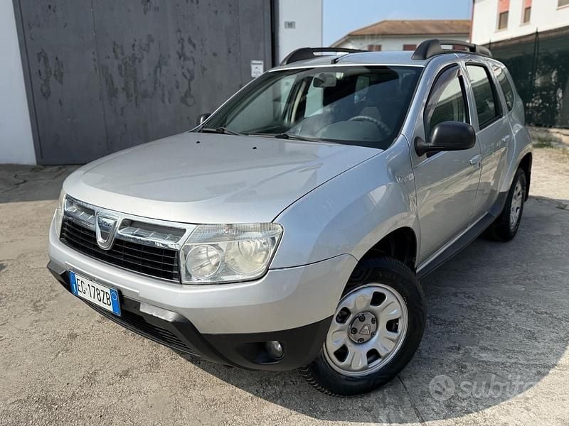 Usata Dacia Duster 105 CV (77 kW) 2012 Grigio SUV
