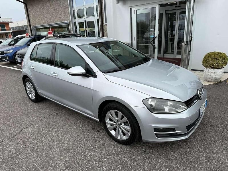 Argento Usata 2014 VW Golf VII Trendline Tre volumi | 8700 € (Ottimo prezzo) - Immagine 1/4