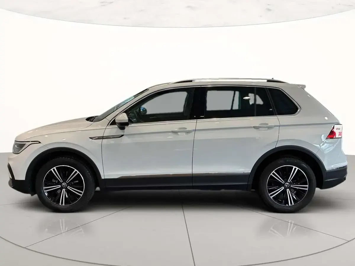 Usata VW Tiguan Life 150 CV (110 kW) 2023 Pure white SUV