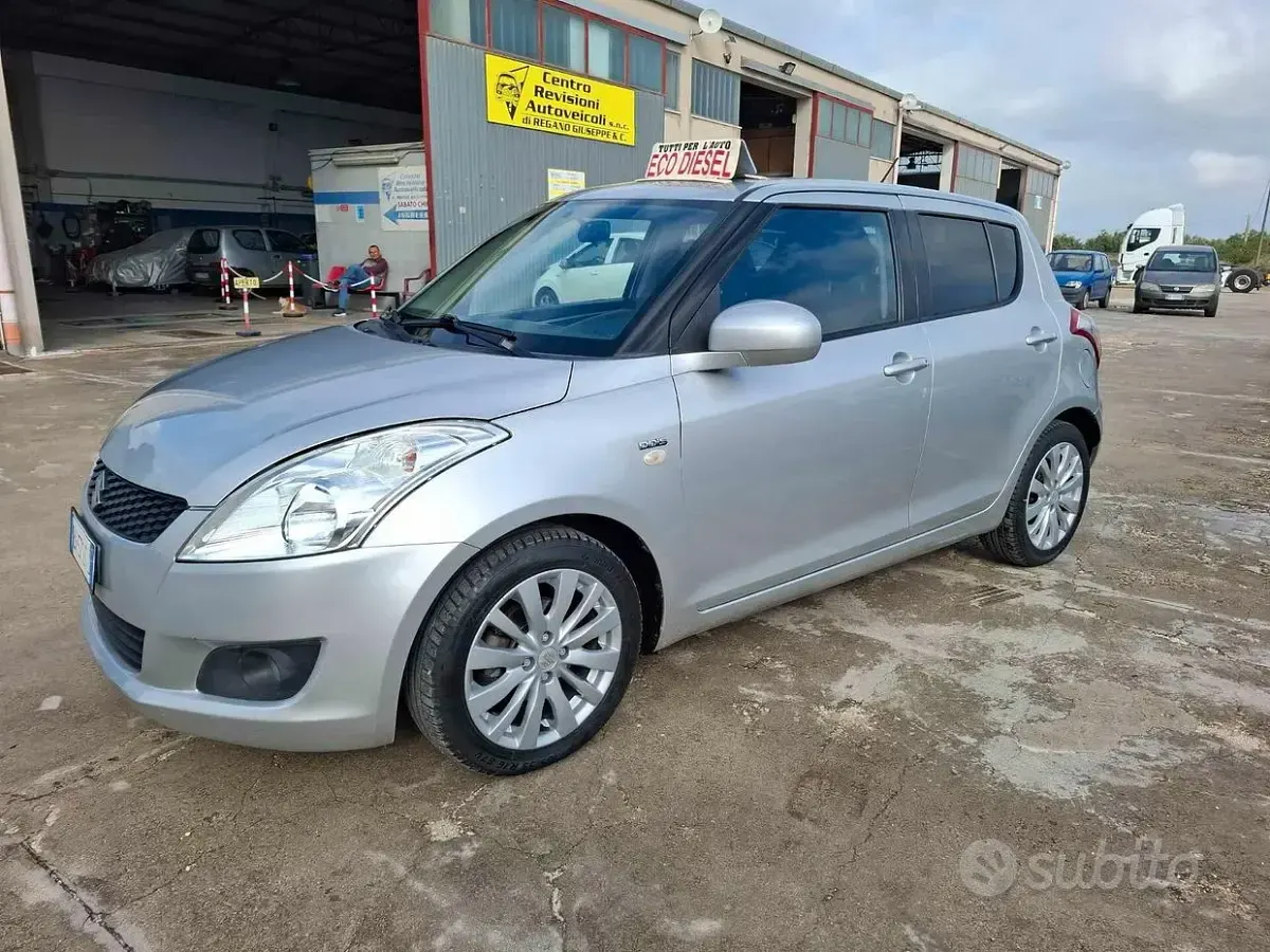 Usata Suzuki Swift 75 CV (55 kW) 2012 Grigio Utilitaria