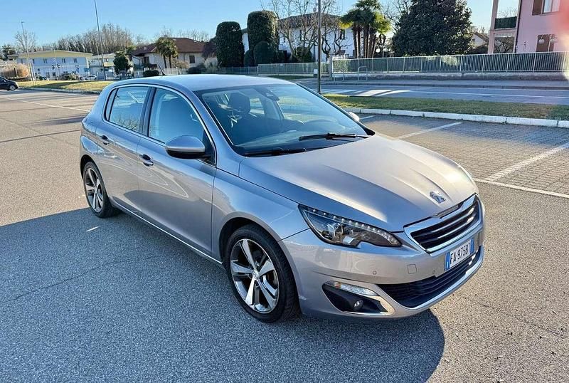 Usata Peugeot 308 GT-line 131 CV (96 kW) 2015 Grigio Berlina
