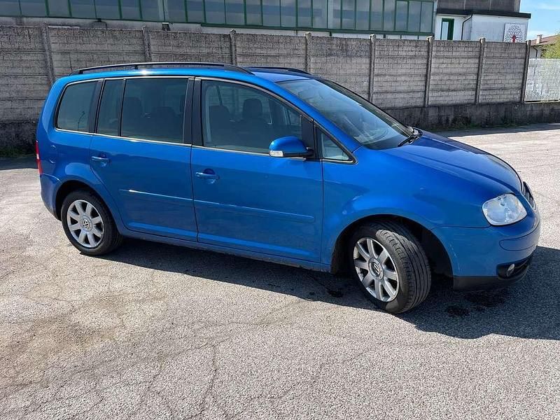 Usata VW Touran 105 CV (77 kW) 2004 Blu/azzurro Monovolume